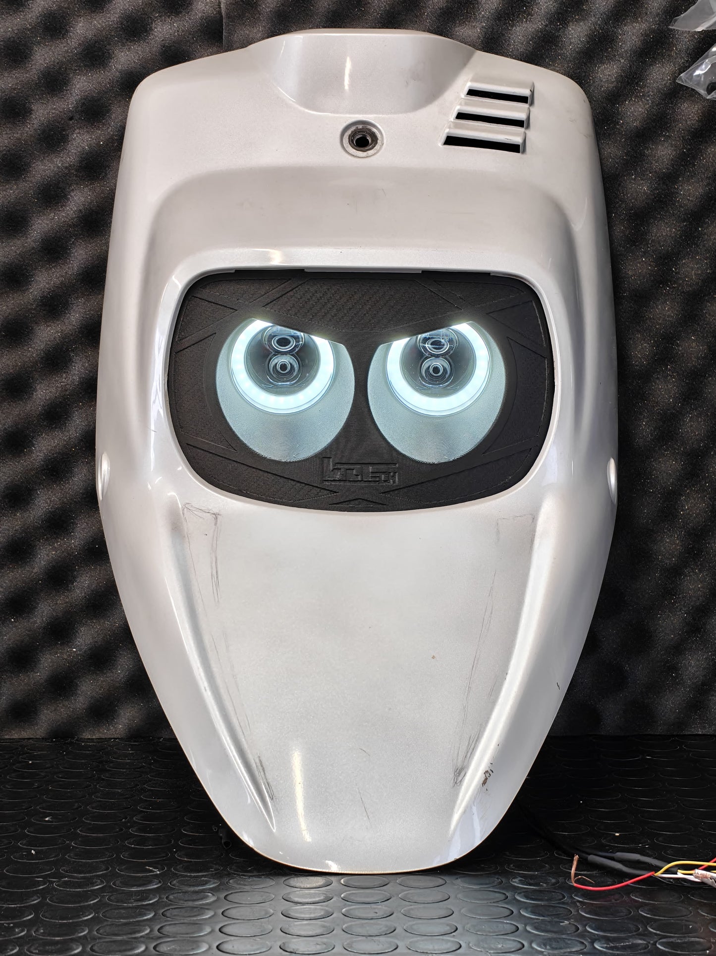Faro anteriore a LED per Booster Spirit